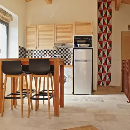 Holiday home La Tour De Crieulon Saint-Jean-de-Crieulon