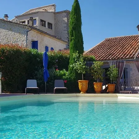 La Tour De Crieulon Holiday home Saint-Jean-de-Crieulon